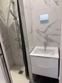 
                                                                                        Location
                                                                                         Beau studio de17m2  EN FACE DU RER C