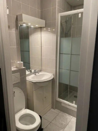 
                                                                                        Location
                                                                                         Beau studio lumineux à louer au Chesnay 78