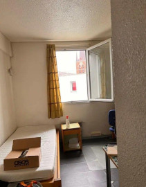 
                                                                                        Location
                                                                                         Beau studio meublé 15m²