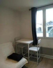 
                                                                                        Location
                                                                                         Beau studio meublé 15m² proche des Halles