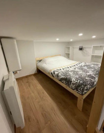 
                                                                                        Location
                                                                                         Beau studio meublé 17m² rénové Hôtel de Ville