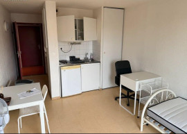 
                                                                                        Location
                                                                                         Beau studio meublé 19m² pour étudiant