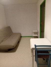 
                                                                                        Location
                                                                                         Beau studio meublé 20m²