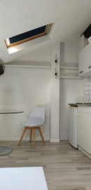 
                                                                                        Location
                                                                                         Beau studio meublé 20m² dans rue calme