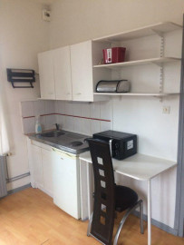 
                                                                                        Location
                                                                                         Beau studio meublé 20m² très propre