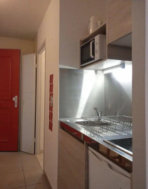 
                                                                                        Location
                                                                                         Beau studio meublé 21m²