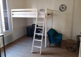 
                                                                                        Location
                                                                                         Beau studio meublé 21m² bien situé