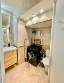 
                                                                                        Location
                                                                                         Beau studio meublé 21m² vue mer -Nice Ouest
