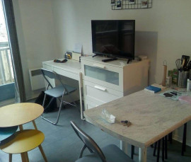 
                                                                                        Colocation
                                                                                         Beau studio meublé 22 m²