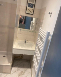 
                                                                                        Location
                                                                                         Beau studio meublé 22m²