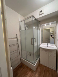 
                                                                                        Location
                                                                                         Beau studio meublé 23m² rénové