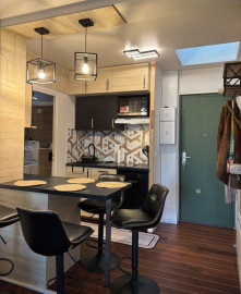 
                                                                                        Location
                                                                                         Beau studio meublé 24m² lumineux, rénové et équipé