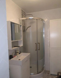 
                                                                                        Location
                                                                                         Beau studio meublé 25m² Paris Alésia