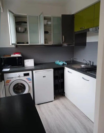 
                                                                                        Location
                                                                                         Beau studio meublé 27m² dans résidence sécurisée