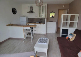 
                                                                                        Location
                                                                                         Beau studio meublé 28m² pour étudiante