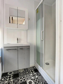 
                                                                                        Location
                                                                                         Beau studio meublé 28m² rénové rue de Fleurus