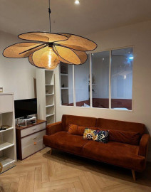 
                                                                                        Location
                                                                                         Beau studio meublé 32m² lumineux et rénové