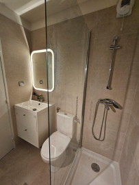 
                                                                                        Location
                                                                                         Beau studio meublé 32m² refait à neuf