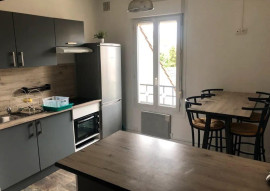
                                                                                        Location
                                                                                         Beau studio meublé 34m²