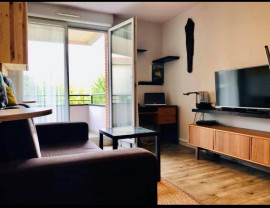 
                                                                                        Location
                                                                                         Beau studio meublé