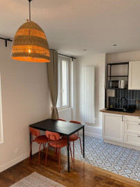 
                                                                                        Location
                                                                                         Beau studio meublé de 19,5m² calme sans vis à vis