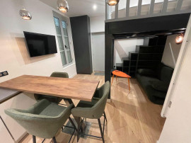 
                                                                                        Location
                                                                                         Beau studio meublé et rénové 23m² Mezzanine