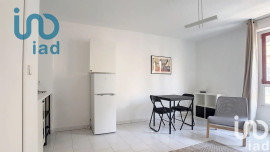 
                                                                                        Location
                                                                                         Beau studio meublé et rénové 26m² lumineux