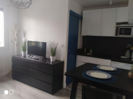 
                                                                                        Location
                                                                                         Beau studio meublé lumineux 20m²