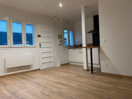 
                                                                                        Location
                                                                                         Beau studio refait à neuf 22m²