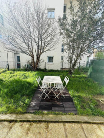 
                                                                                        Location
                                                                                         Beau studio rénové 27m² avec jardin et terrasse
