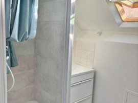 
                                                                                        Location
                                                                                         Beau studio tout juste rénové et meublé 24m²