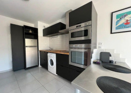 
                                                                                        Location
                                                                                         Beau T1 bis de 32m² meublé entièrement équipé