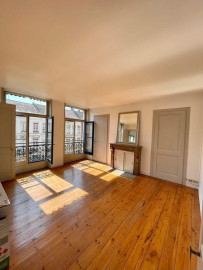 
                                                                                        Location
                                                                                         Beau T2 - 54 M2 - Secteur Solferino - JB-LEBAS