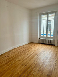 
                                                                                        Location
                                                                                         Beau T2 - 60m² - Place Jacquard