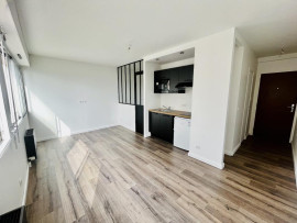 
                                                                                        Location
                                                                                         Beau T2 à Nantes