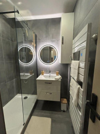 
                                                                                        Location
                                                                                         Beau T2 meublé refait à neuf 44,83 m²  Carnot