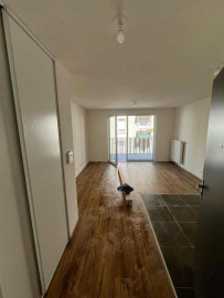 
                                                                                        Location
                                                                                         Beau T2 neuf 42.30m²