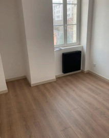 
                                                                                        Location
                                                                                         Beau T2 refait à neuf 35m² rue Clovis Hugues