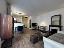 
                                                                                        Location
                                                                                         Beau T2 sur cour - Meublé - Paris 9