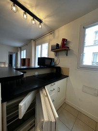 
                                                                                        Location
                                                                                         Beau T2 sur cour - Meublé - Paris 9