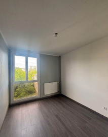 
                                                                                        Location
                                                                                         Beau T3 65m² rénové  avec grand balcon