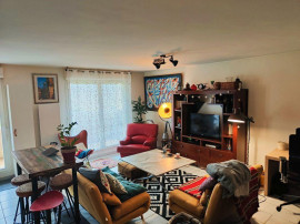 
                                                                                        Location
                                                                                         Beau T3 70m² Résidence sécurisée avec piscine