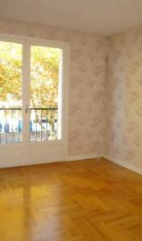
                                                                                        Location
                                                                                         Beau T3 75m² quartier GARE/Lycée R. Dautry