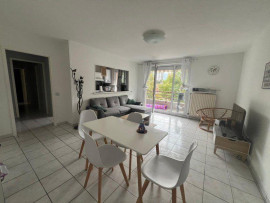 
                                                                                        Location
                                                                                         Beau T3 efait à neuf 65m² avec balcon
