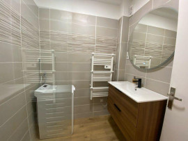 
                                                                                        Location
                                                                                         Beau t3 meublé 55m² à Saint Roch