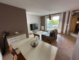 
                                                                                        Location
                                                                                         Beau T3 meublé 65m² + garage