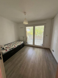 
                                                                                        Location
                                                                                         Beau T3 meublé 67m2 avec terrasse