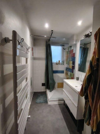 
                                                                                        Location
                                                                                         Beau T3 meublé 75m² avec balcons