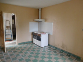 Vente
Beaucoup de potentiel sur plus de 1.000m²