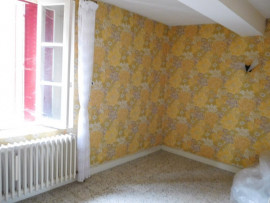 Vente
Beaucoup de potentiel sur plus de 1.000m²